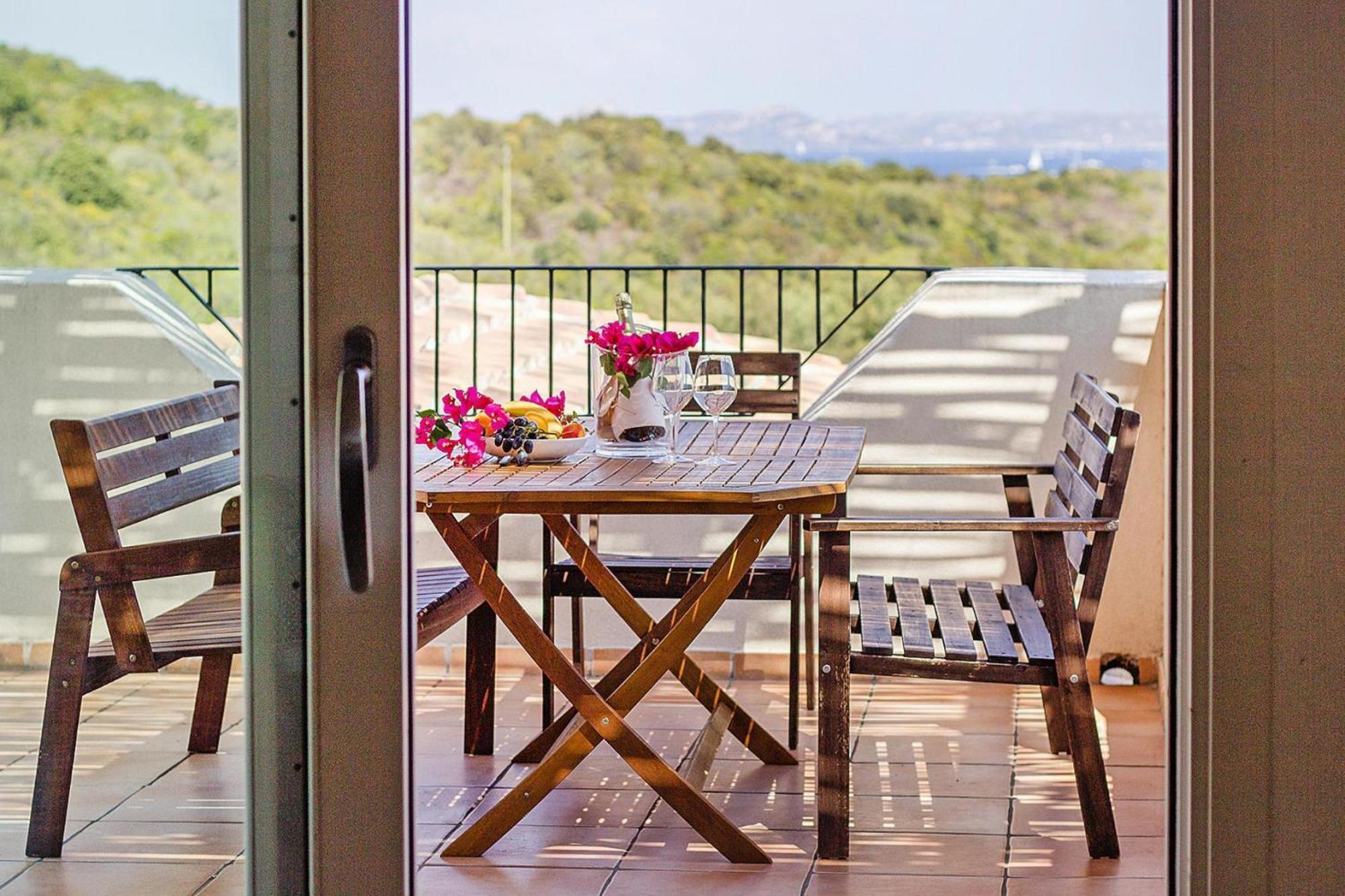 Apartment In Golfo Aranci With Terrace Cala Bitta エクステリア 写真