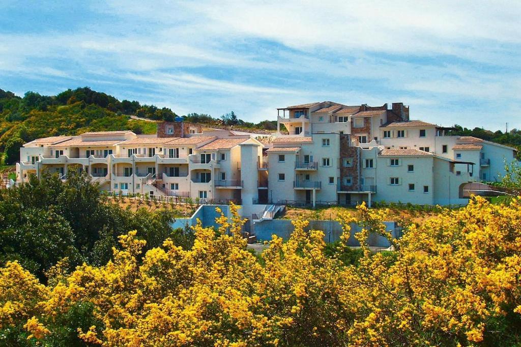 Apartment In Golfo Aranci With Terrace Cala Bitta エクステリア 写真