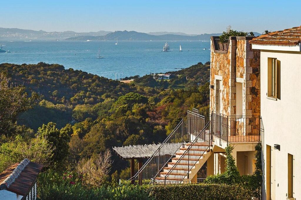 Apartment In Golfo Aranci With Terrace Cala Bitta エクステリア 写真